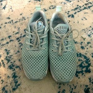 Womens nobull mesh runners